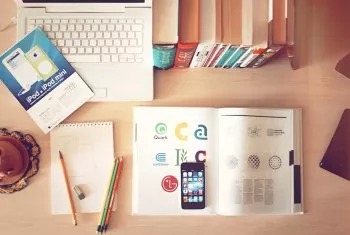 Bureau avec des documents